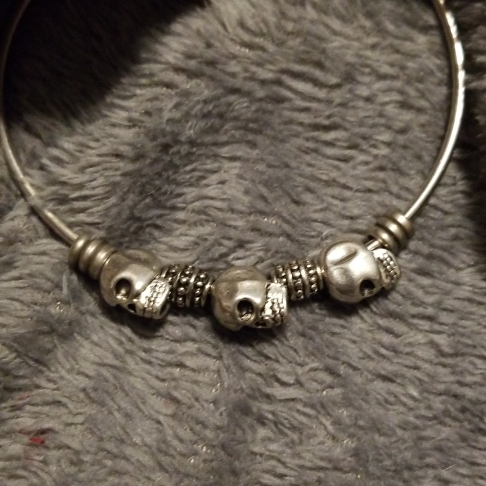 Unisex Silver Tone 3 Skull Slide Bracelet